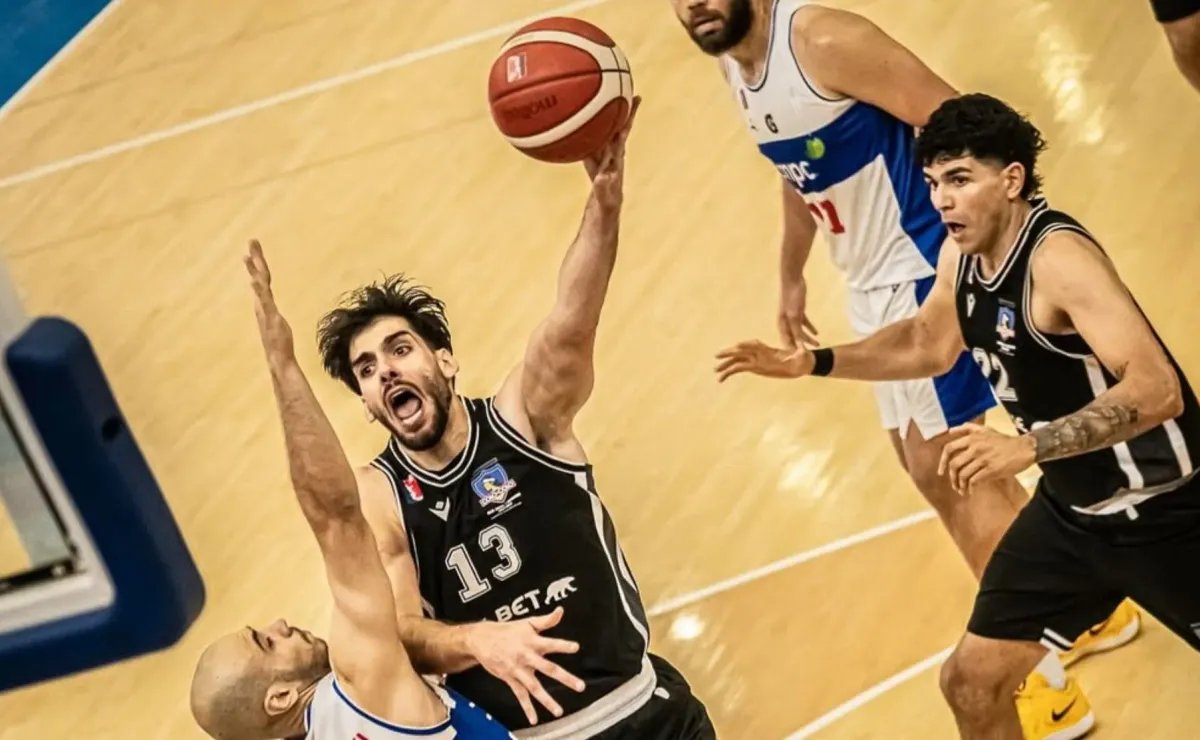 Multa a Colo Colo básquetbol supera los 5 millones de pesos por agresiones de la hinchada Multa a Colo Colo básquetbol supera los 5 millones de pesos por agresiones de la hinchada