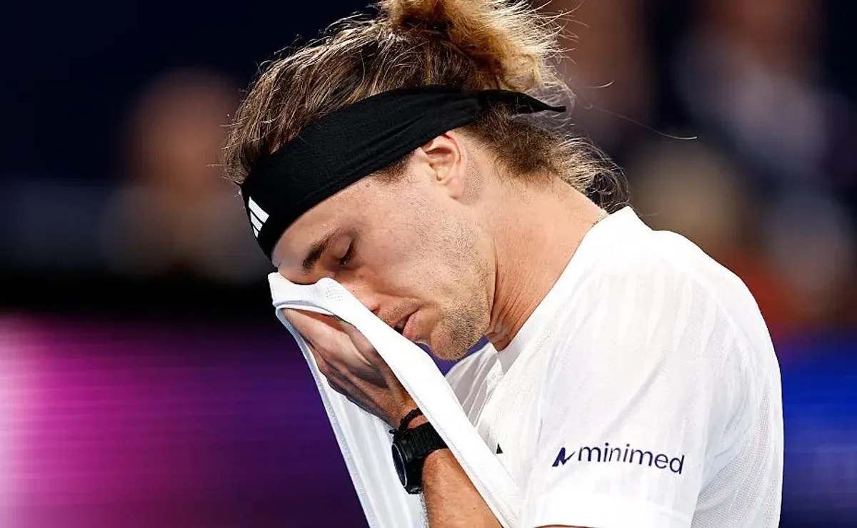 Zverev reacciona con furia tras caer ante rival inactivo 7 meses Zverev reacciona con furia tras caer ante rival inactivo 7 meses