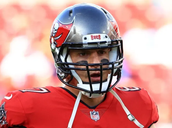 Buccaneers tried to woo Rob Gronkowski out of retirement