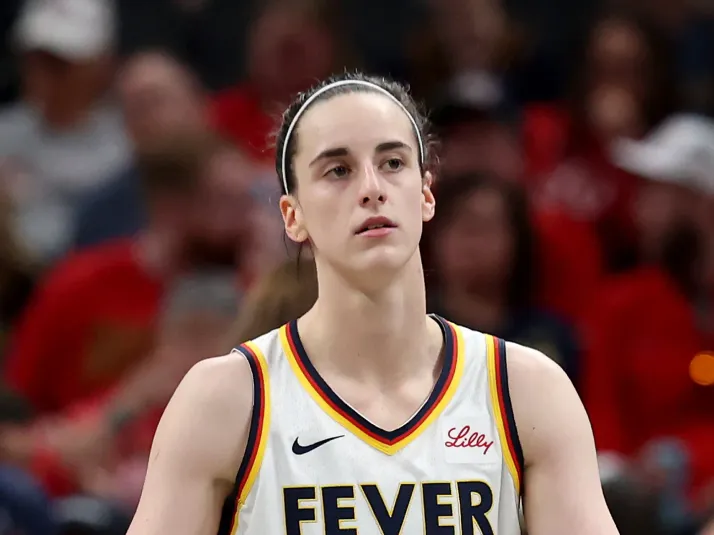 Caitlin Clark shows up unexpectedly in front of Fever fans with an on-court  moment - Bolavip US