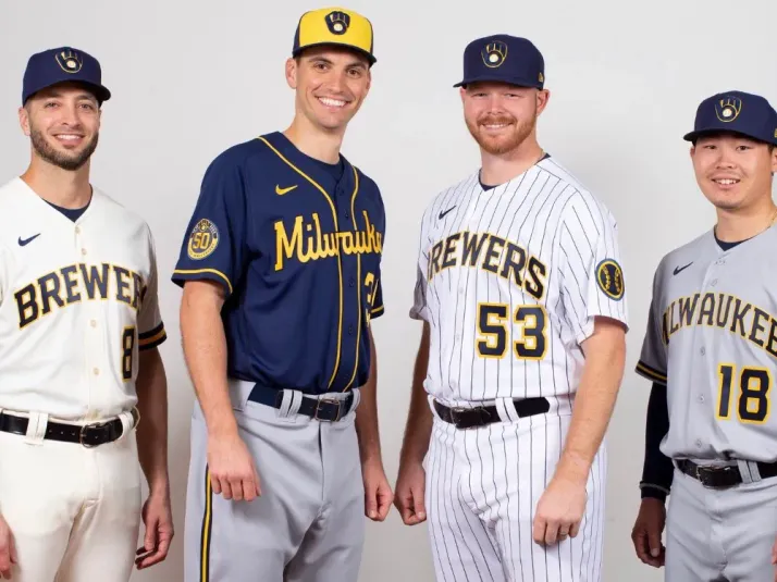 Los diseños finalistas del nuevo uniforme de los Cerveceros