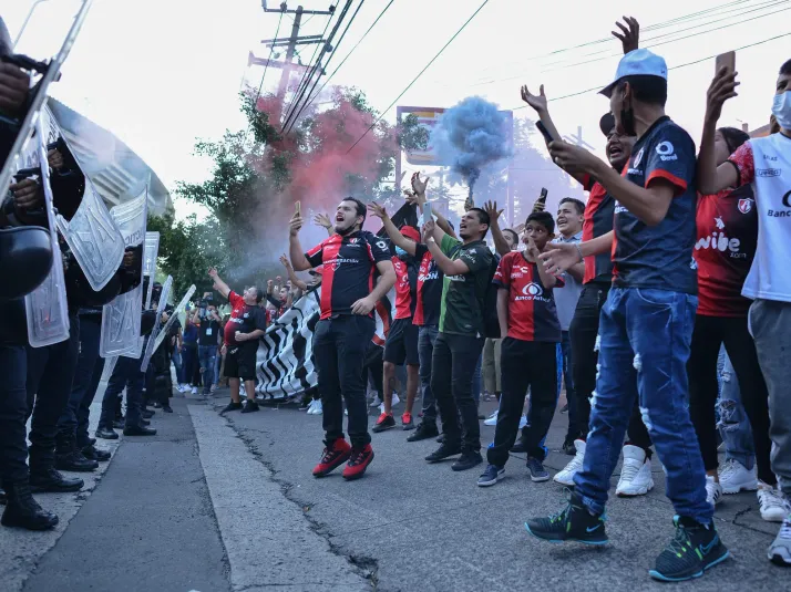 Atlas, FC Juárez fans welcome enhanced security after brawl - Los