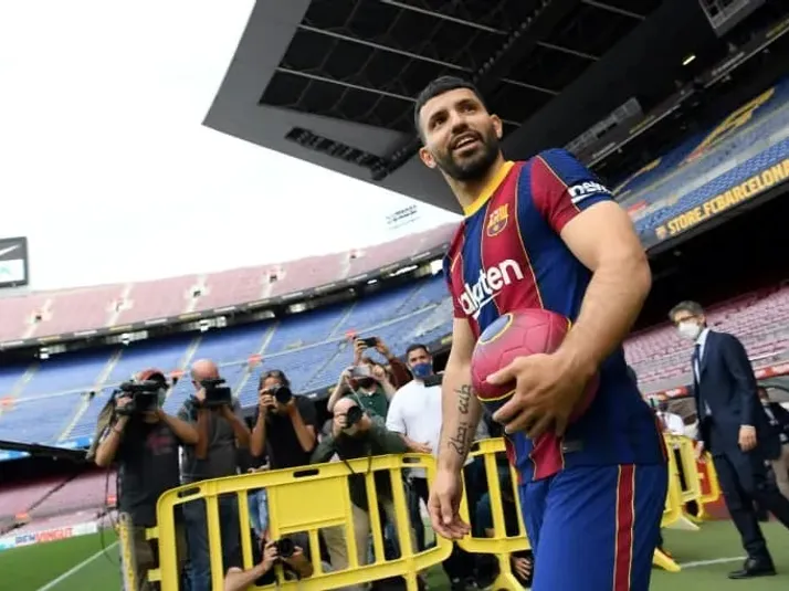 Sergio Aguero pictured in FC Barcelona kit as new signing unveiled