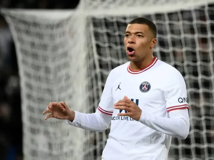 Mbappe future focuses all attention as PSG face Real Madrid - World Soccer  Talk