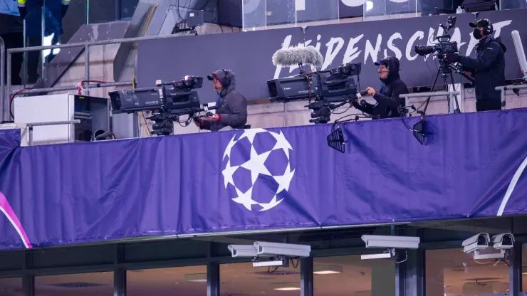 Cbs streaming sales champions league