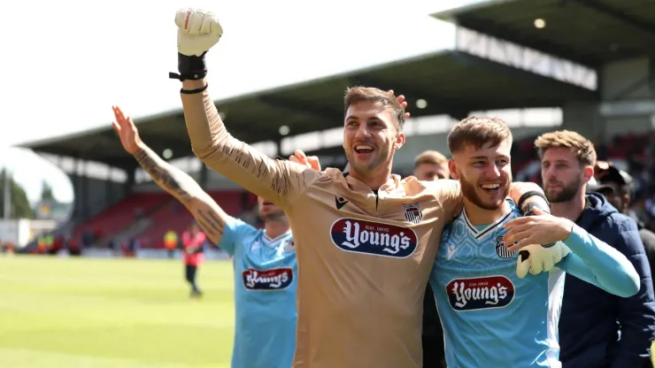 NEW SHIRT  CLUB DELIGHTED TO REVEAL NEW HOME SHIRT FOR 2021/22 SEASON -  News - Wrexham AFC