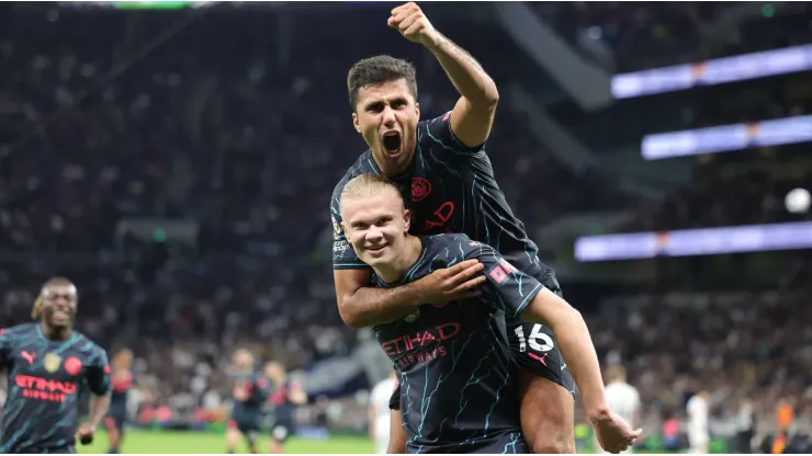 Vòng cuối Premier League sẽ chứng kiến sự kiện chưa từng thấy 1 Man City goes to brink of a fourth straight Premier League title