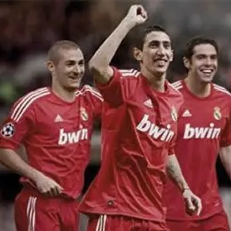 Real madrid red shirt sales
