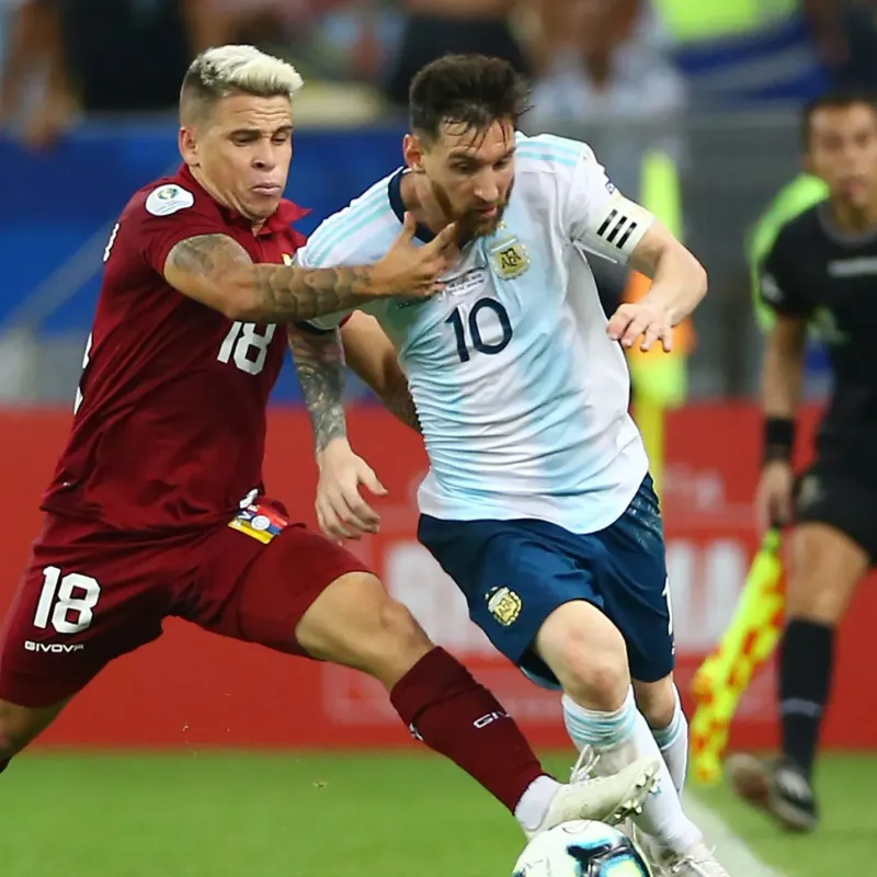 Soteldo sigue provocando a Messi tras su encontrón: "Lo manoteé para ..."