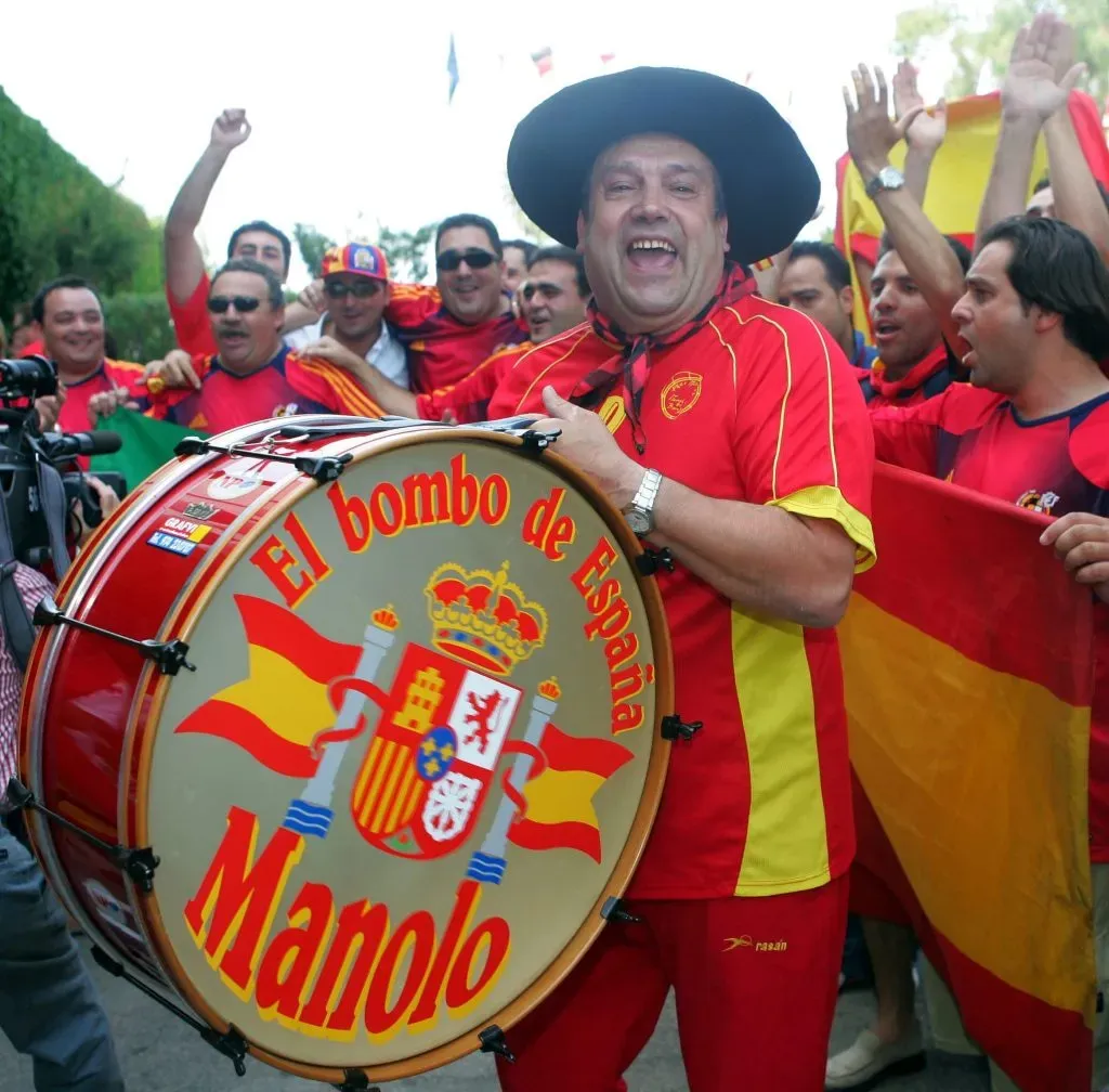 Manolo y su bombo fueron alegría para España