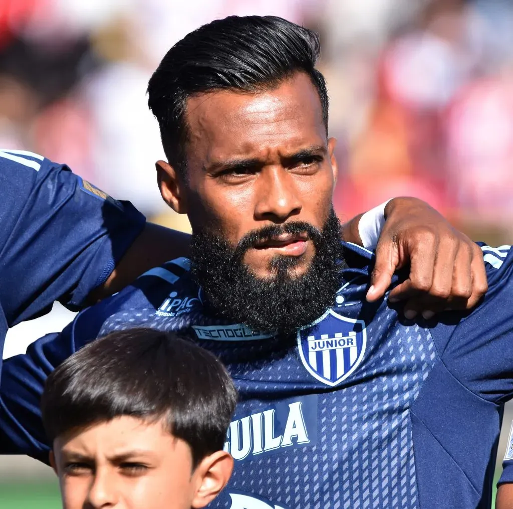 Luis González con Junior ante Fortaleza CEIF por la fecha 6 de la Liga BetPlay DIMAYOR I 2024. Foto: VizzorImage / Felipe Caicedo.