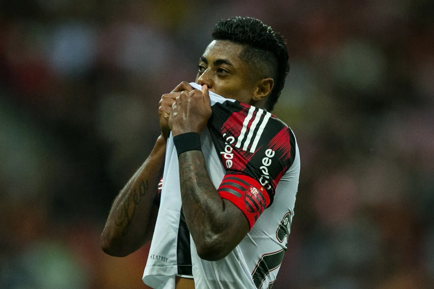 Bruno Henrique jogador do Flamengo comemora seu gol durante a partida contra o Sport na Arena de Pernambuco, pelo Campeonato Brasileiro A 2025.