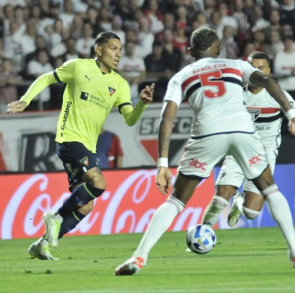 Paolo Guerrero en un partido por Copa Sudamericana ante Sao Paulo. (Foto: CONMEBOL).