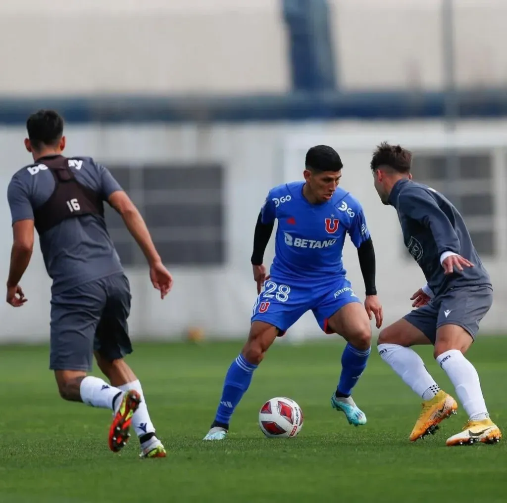 La U jugó un partido amistoso ante Audax Italiano hace unas semanas, y ahora buscan rival para seguir jugando en el parón del fútbol chileno. | Foto: Instagram Universidad de Chile