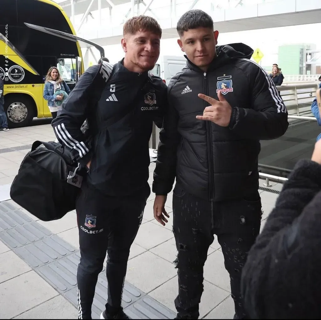 Gil viaja recuperado con el plantel albo. Foto: Colo Colo.