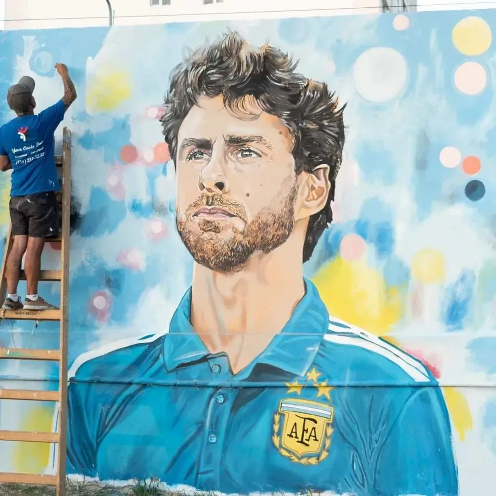 El mural que le hicieron a Pablo Aimar en Río Cuarto. Foto web.