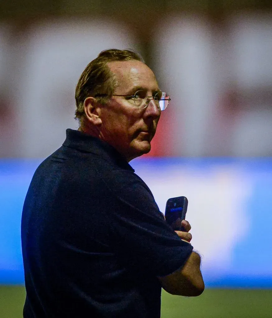 John Textor, dono da SAF do Botafogo, antes da partida contra o Vitoria (Foto: Jhony Pinho/AGIF)