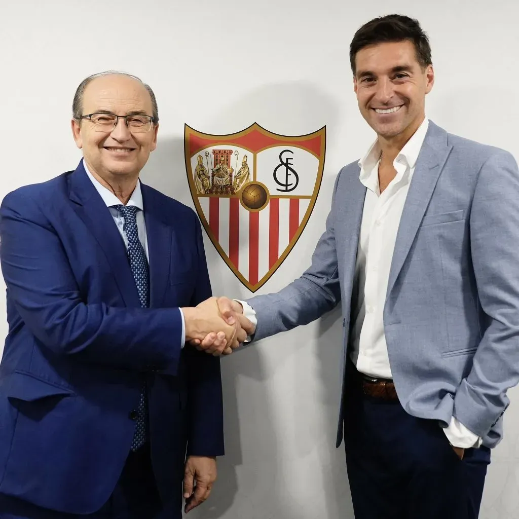 Diego Alonso fue presentado este martes como nuevo entrenador de Sevilla.