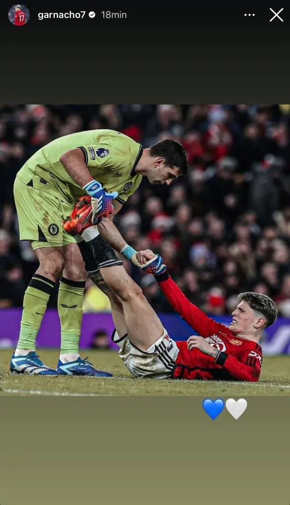 El posteo de Garnacho para Dibu