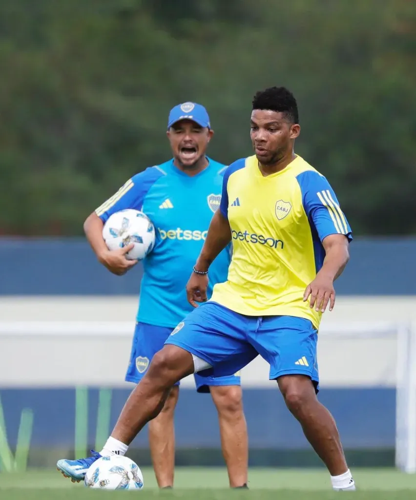 Frank Fabra en el entrenamiento del miércoles. (Foto: Boca)