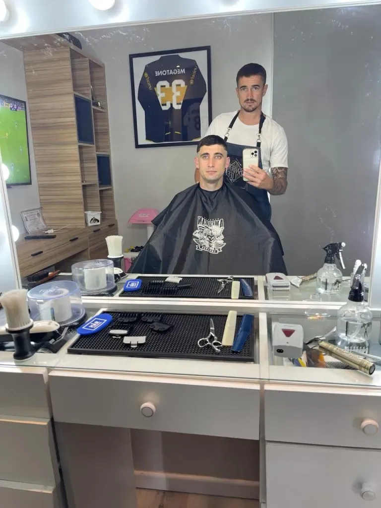 La actualidad de Tito Noir como peluquero en Villa Elisa, Entre Ríos