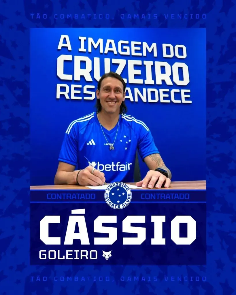 Cássio firmó su nuevo contrato. (@Cruzeiro)