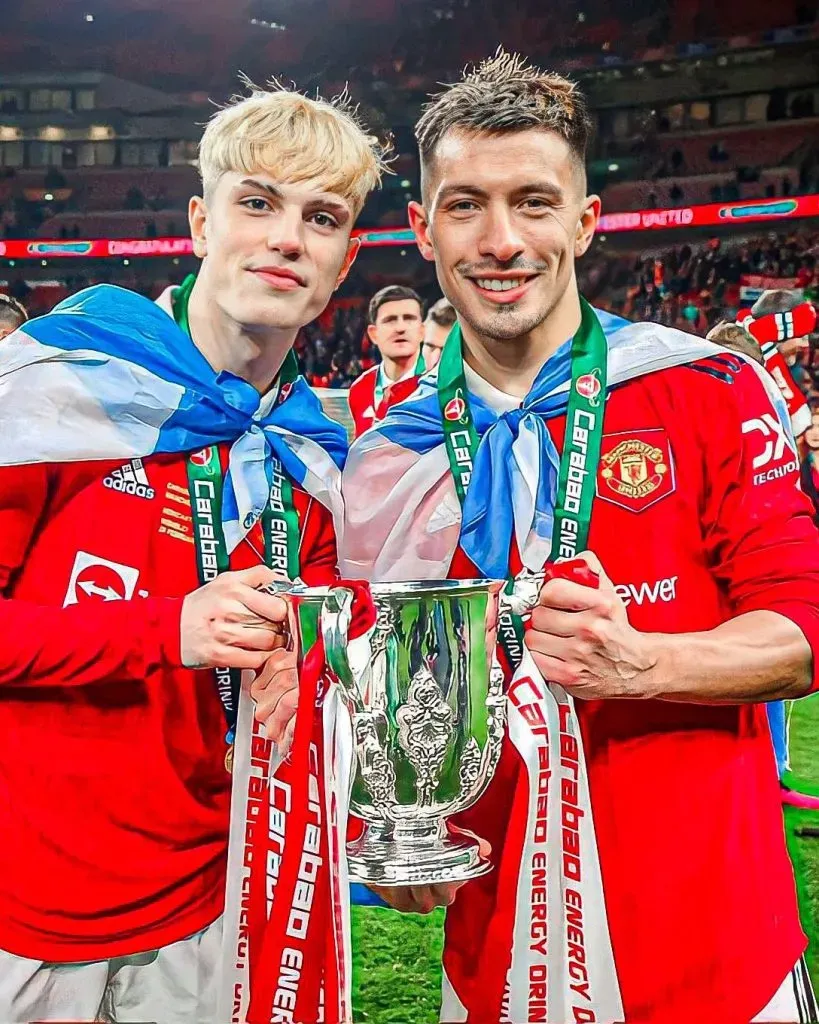 Garnacho y Lisandro conquistaron juntos dos títulos en Manchester United.