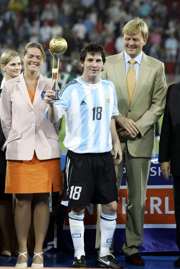 Lionel Messi, tras ser campeón del mundo Sub 20 en 2005. (Foto: IMAGO).