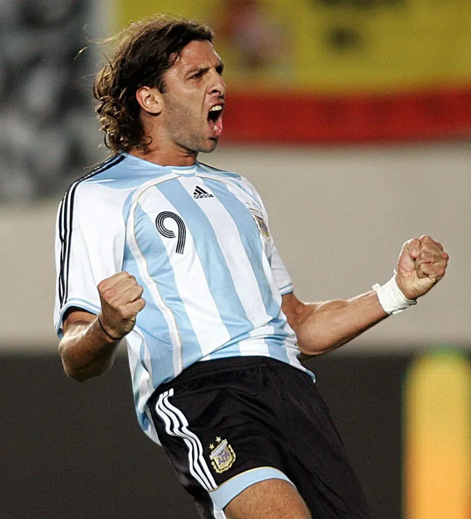 El Flaco Bilos grita su gol con Argentina a España (IMAGO)