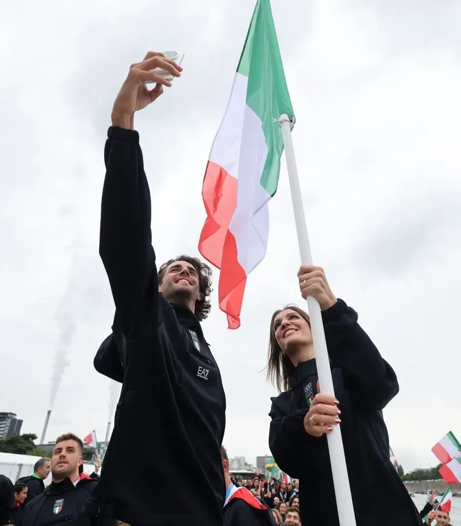 Gianmarco Tamberi y  Arianna Errigo encabezaron la delegación italaiana en los la aprtura de París 2024. (Foto: Getty).