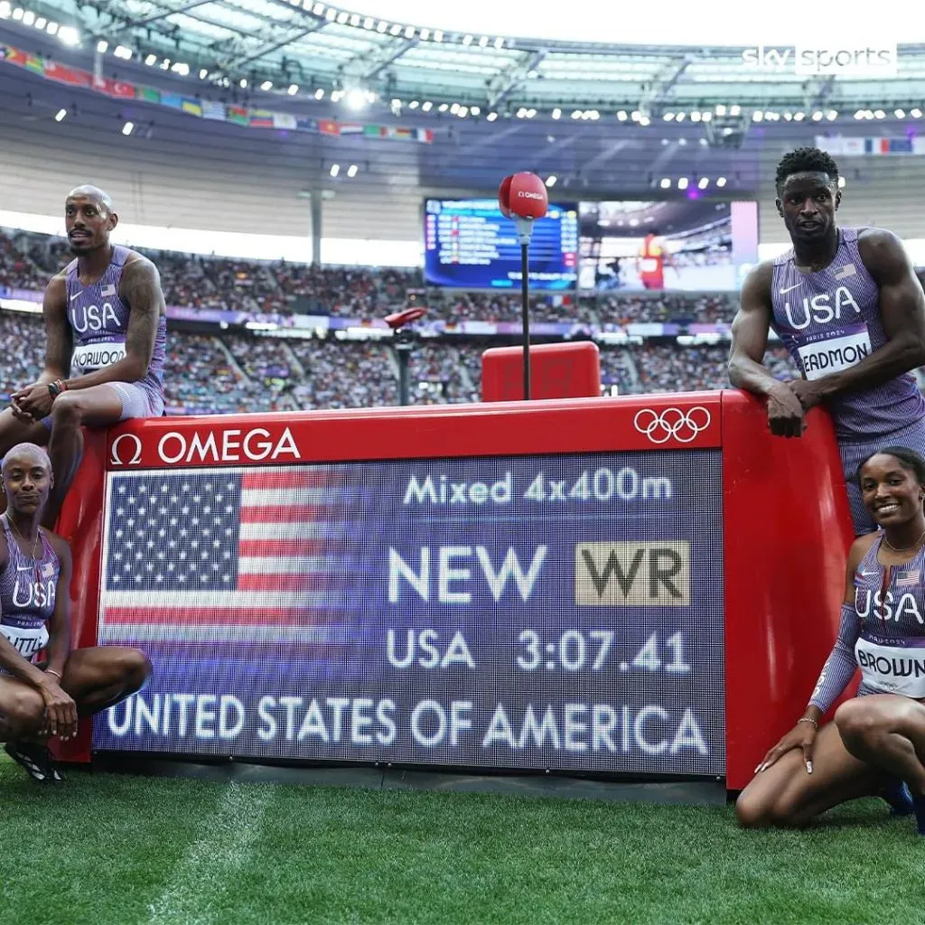 Estados Unidos pulverizó el récord mundial de los 4×400 mixtos.. en semifinales.