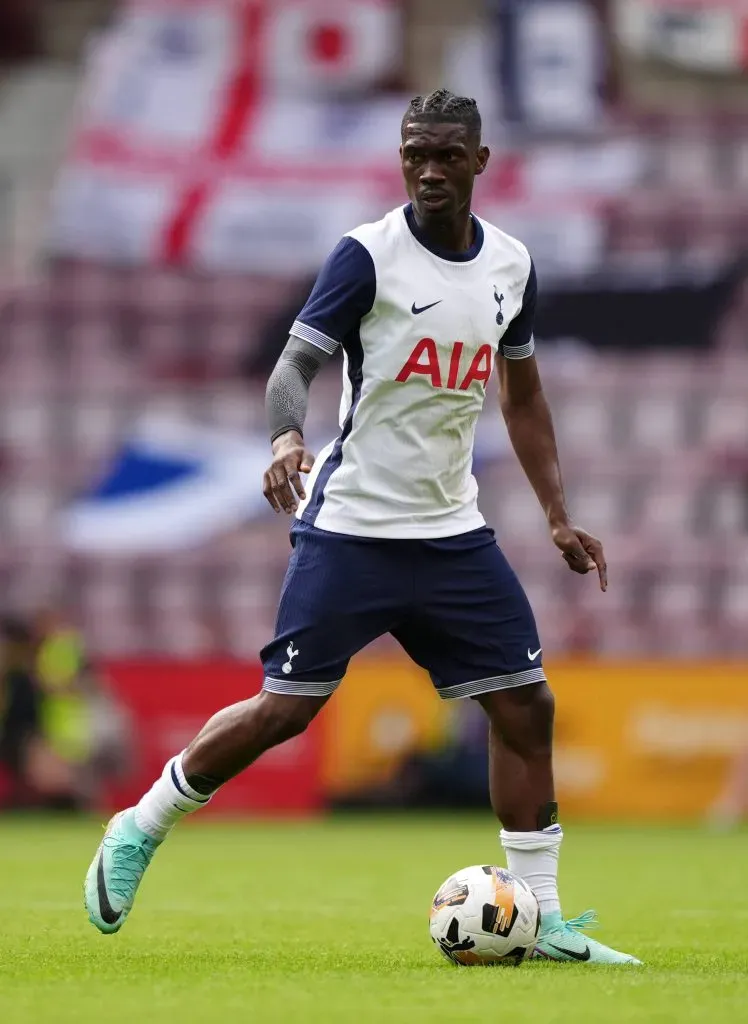 Yves Bissouma fue suspendido de oficio por el Tottenham. IMAGO