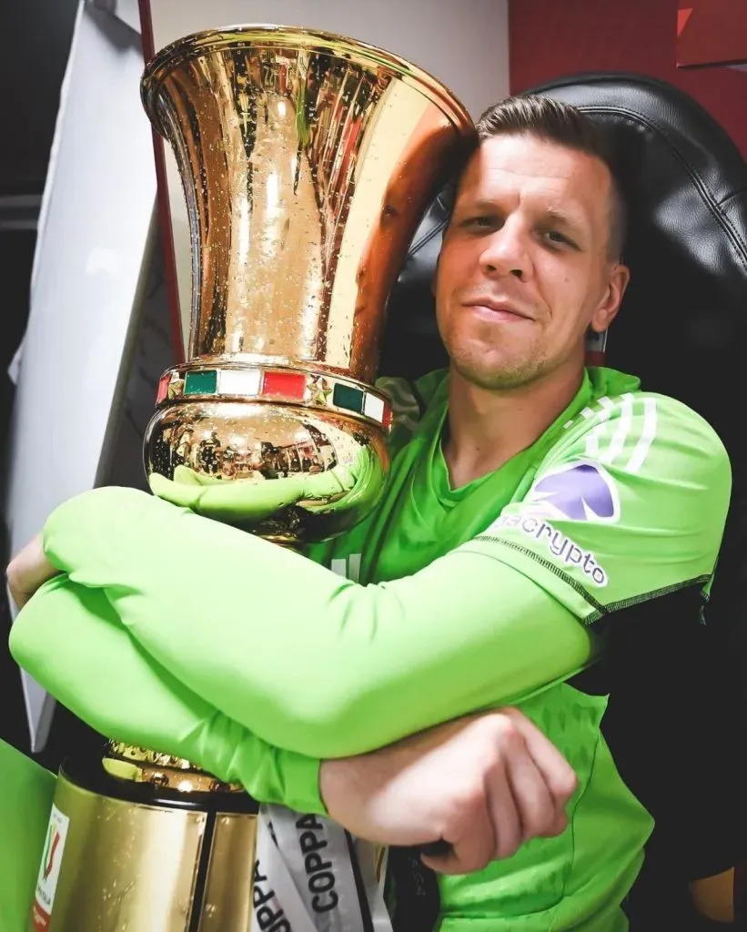 Szczesny anunció su retiro del fútbol.