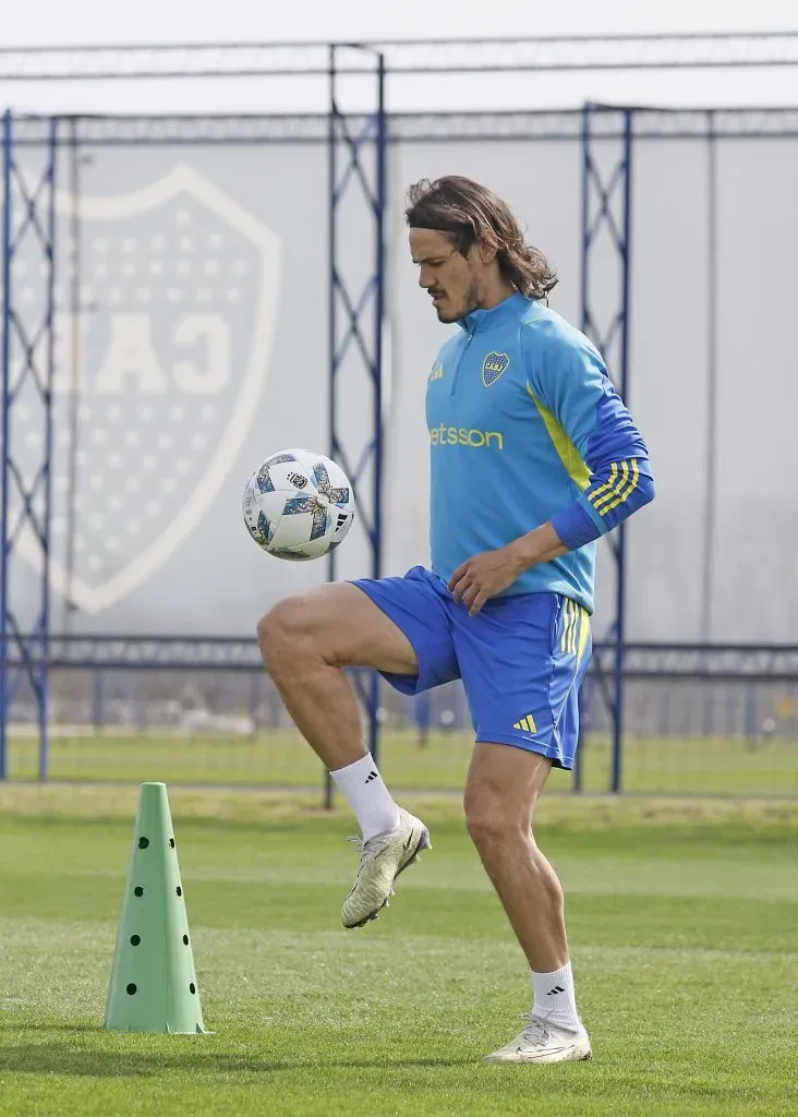 Cavani regresó a los entrenamientos con el resto del plantel.