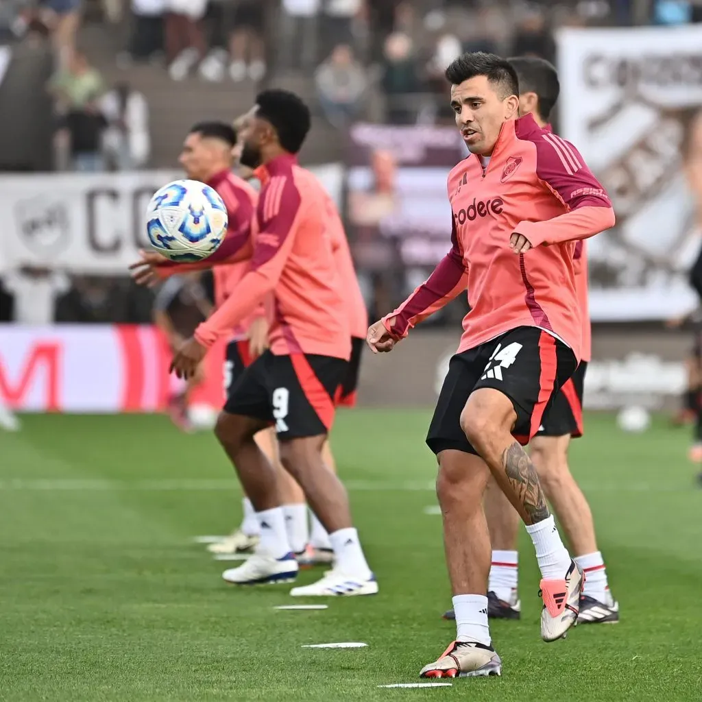 Acuña en el precalentamiento en Vicente López antes de jugar contra Platense. (Foto: Prensa River).