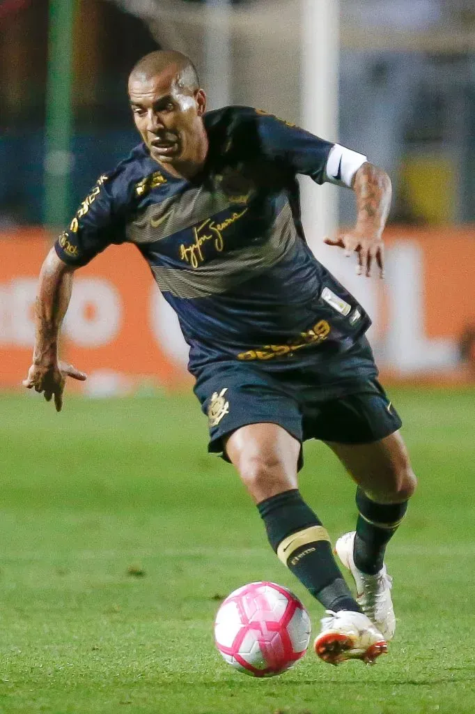 Emerson Sheik atuando com a camisa do Corinthians. Foto: Marcello Zambrana/AGIF