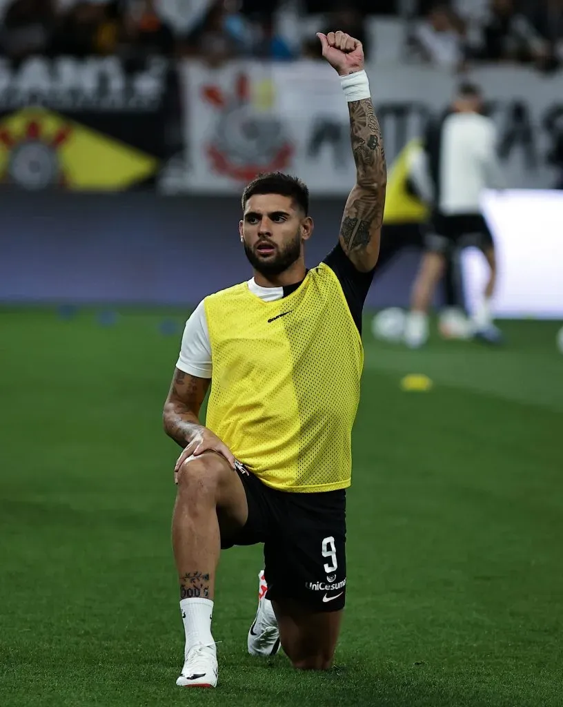 Yuri Alberto, jogador do Corinthians, durante aquecimento antes da partida contra o Bahia no estádio Arena Corinthians pelo campeonato Brasileiro A 2023. Foto: Fabio Giannelli/AGIF