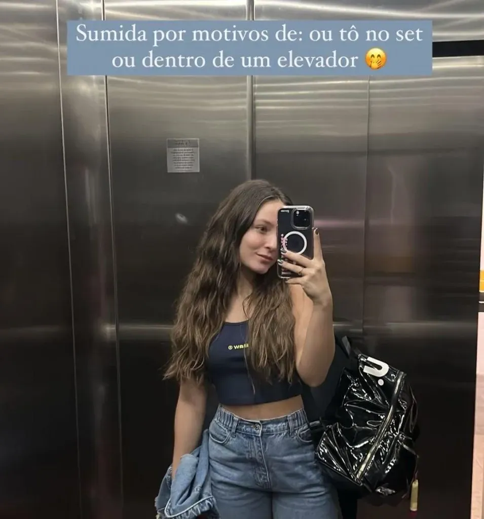Larissa Manoela no elevador – Foto: Instagram/Larissa Manoela