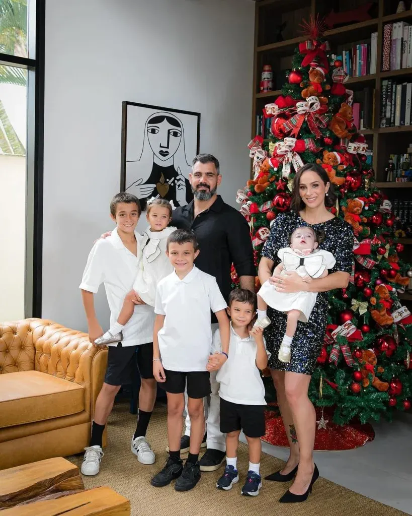 Letícia, Juliano e filhos. Foto: Reprodução/Instagram