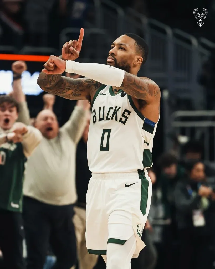 Lillard: cesta no ‘Dame Time’ para dar a vitória aos Bucks (Foto: Twitter / Milwaukee Bucks)