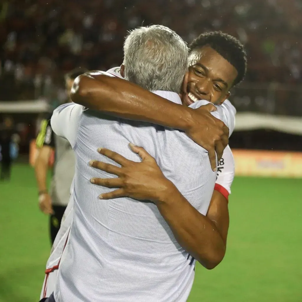Tite e Carlinhos – Foto: Reprodução: Twitter/ Flamengo