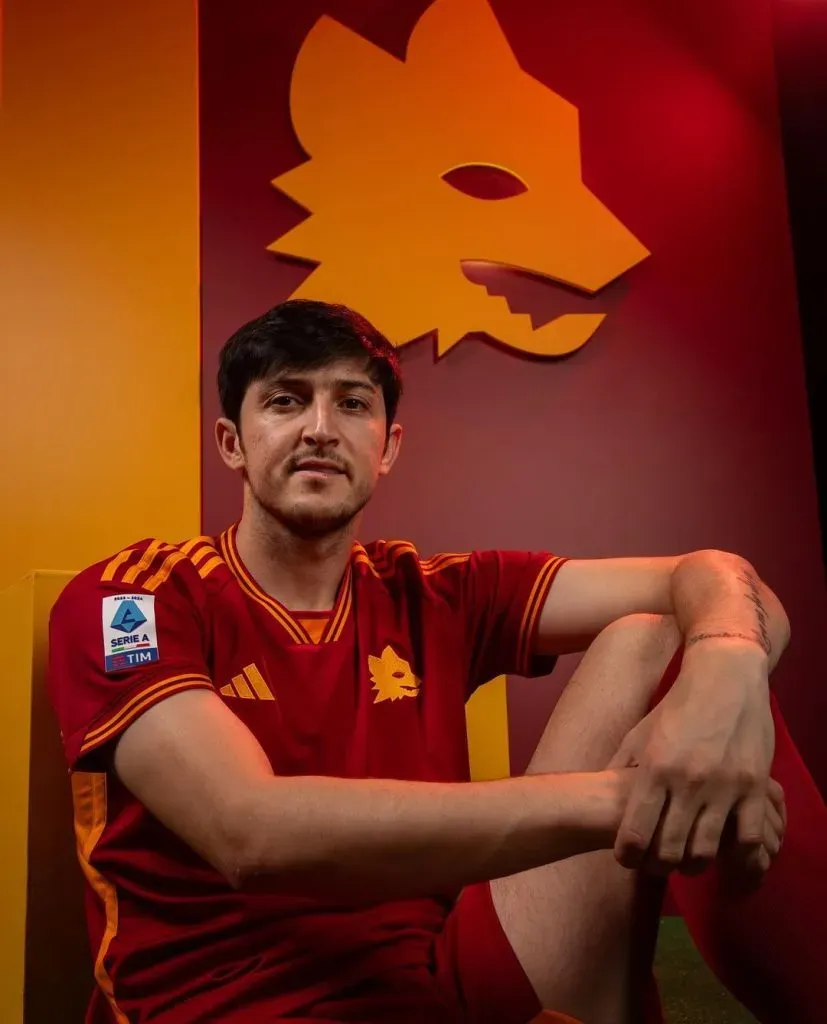Sardar Azmoun, nuevo jugador de Roma (Instagram @officialasroma).