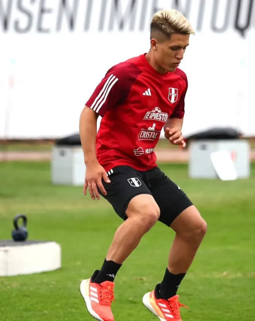 Catriel Cabellos entrenando con la Selección Peruana. (Foto: Prensa Selección Peruana)