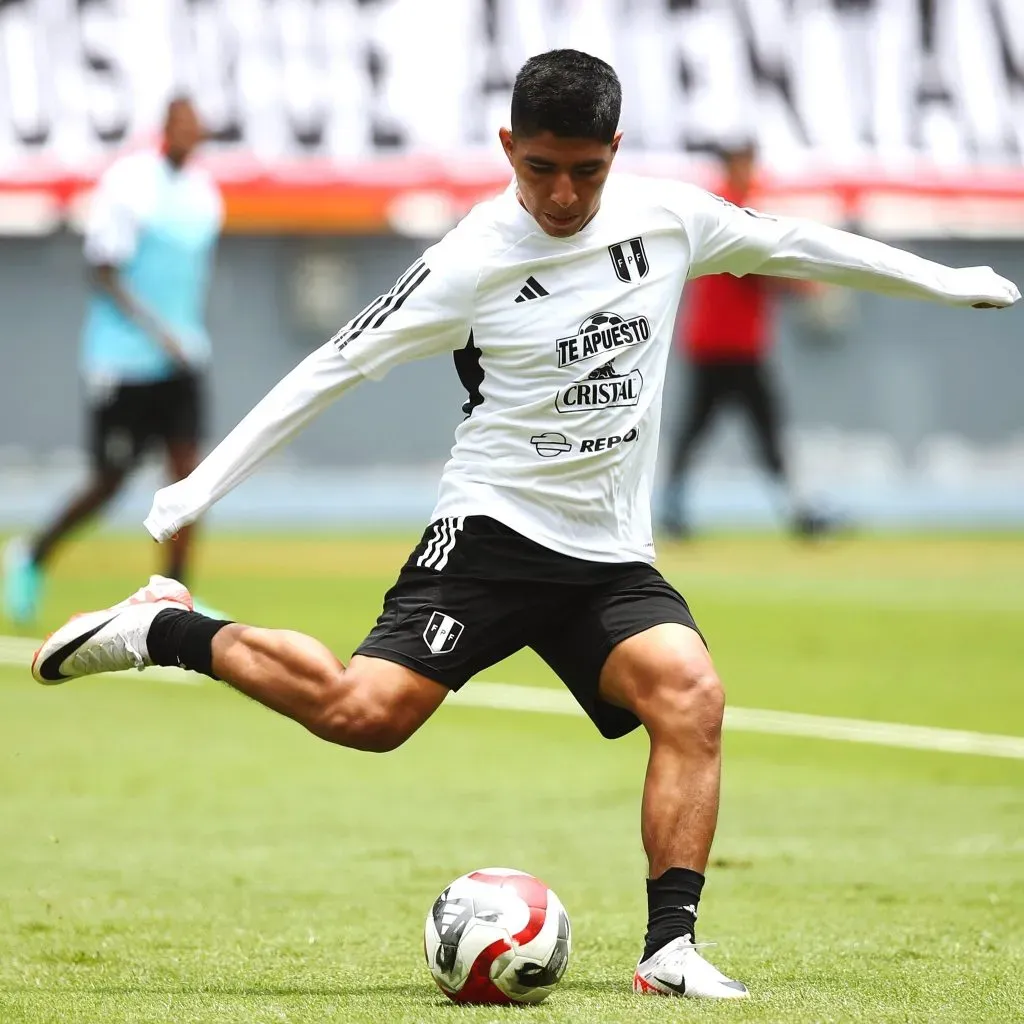 Piero Quispe entrenando con Perú. (Foto: Selección Peruana Prensa)