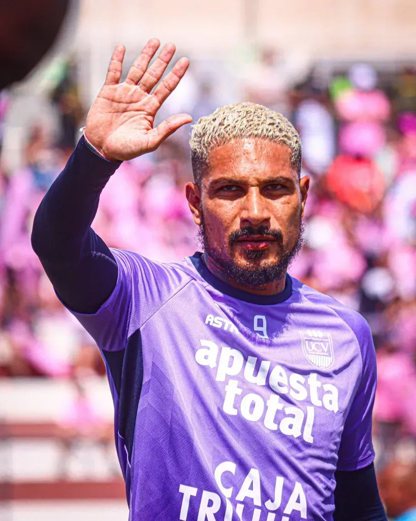 Paolo Guerrero entrenando en el Callao. (Foto: Luis Perez).