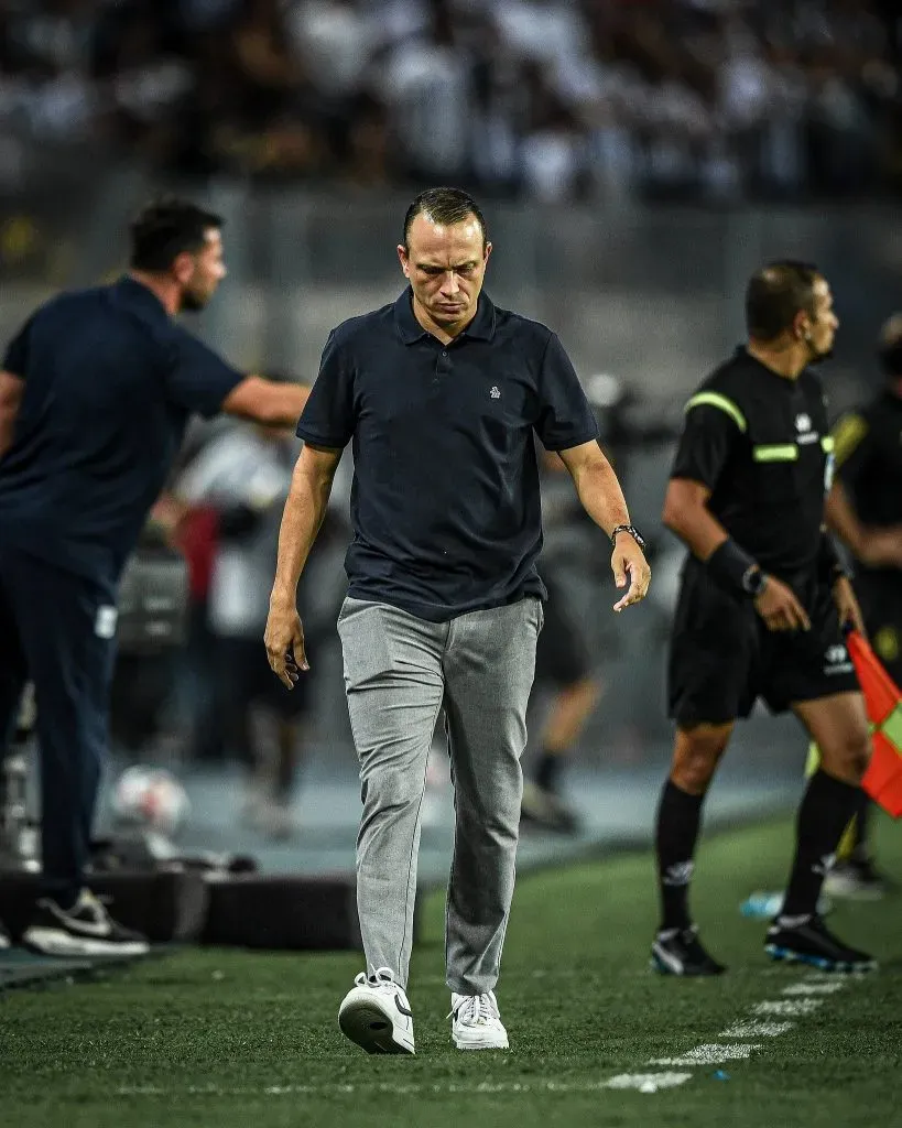 Alejandro Restrepo dirigiendo a Alianza Lima. (Foto: Twitter).