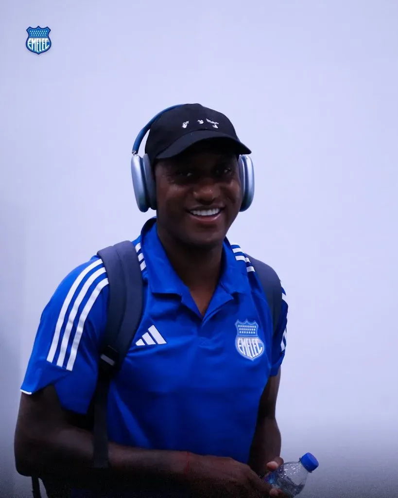 Jaime Ayoví viene entrenando con normalidad en Emelec. (Foto: @CSEmelec)