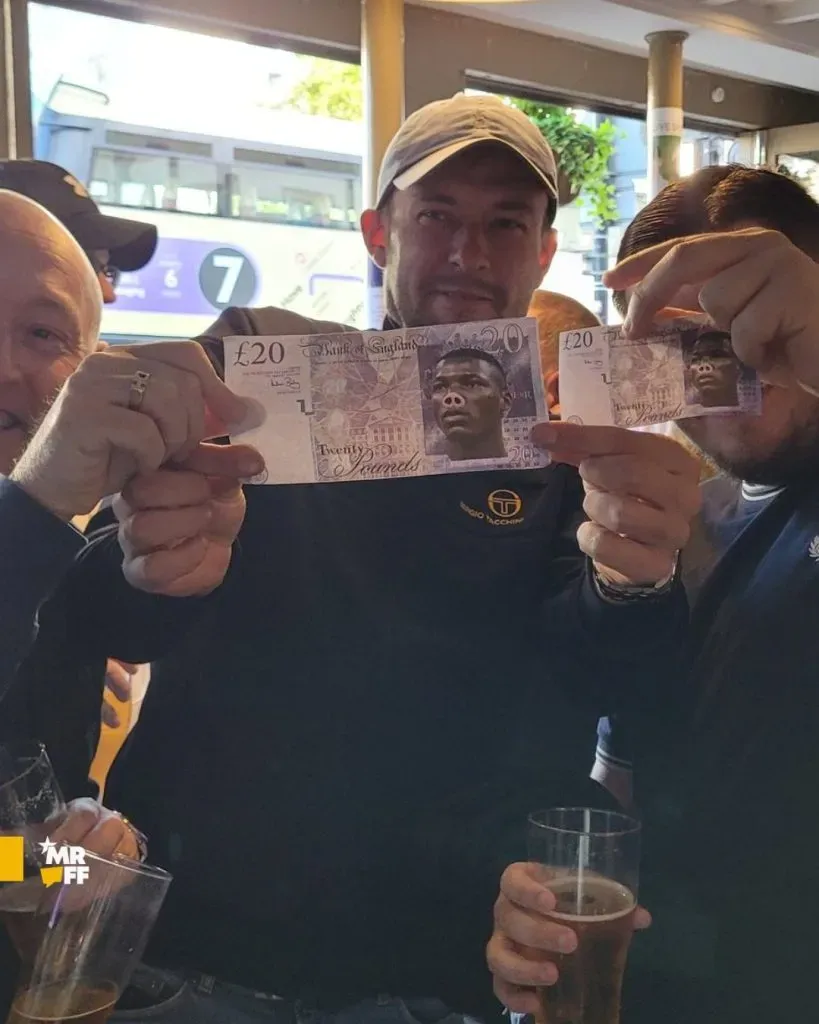 Hinchas del Brighton preparaban billetes con la cara de Moisés Caicedo. Foto: Ronald Collantes.