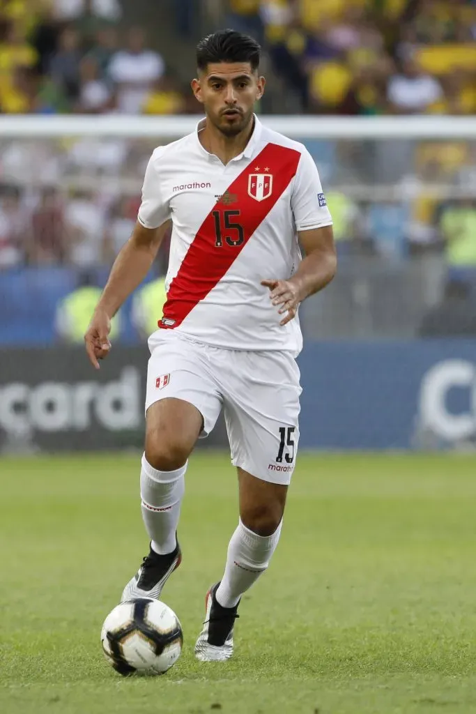 Carlos Zambrano jugando en la Selección Peruana. (Foto: IMAGO).