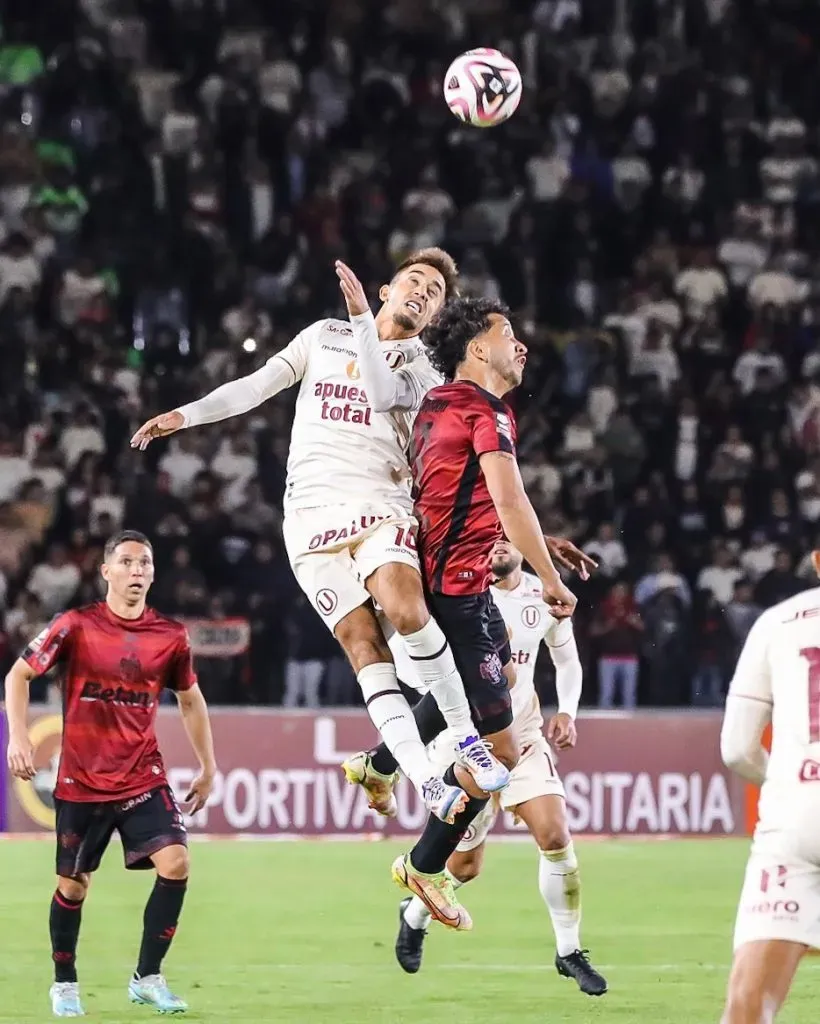 Disputado partido entre FBC Melgar y Universitario de Deportes. (Foto: Liga 1).